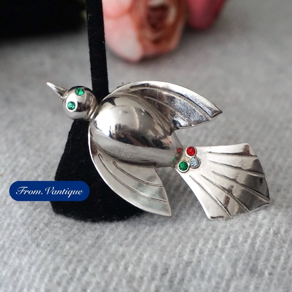 🕊️ VINTAGE Silver Pigeon with Crystal Animal Brooch / Scarf Pin 🧷 - Picture 1 of 5